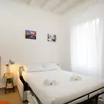 Travel Inside Srl - Custodi Appartement Milan