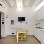 Travel Inside Srl - Custodi Apartman Milánó