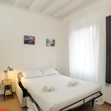 Apartament Travel Inside Srl - Custodi *